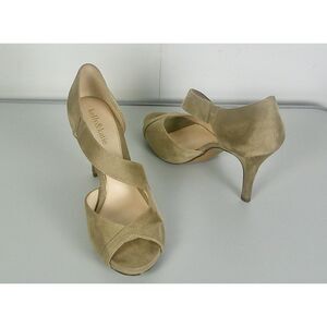 KELLY & KATIE WOMEN BEIGE OPEN TOE 4-INCH HEELS. SIZE 8.5